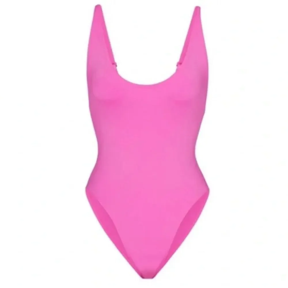 Skims Swim Scoop Neck One Piece Plus Size Swimsuit - Taffy - 4x - NWT